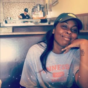 Meet your Posher, Geonna